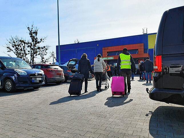 Bild 8: Radolfzeller Hilfsaktion: Bus holt Flüchtlinge in Polen - Livebericht