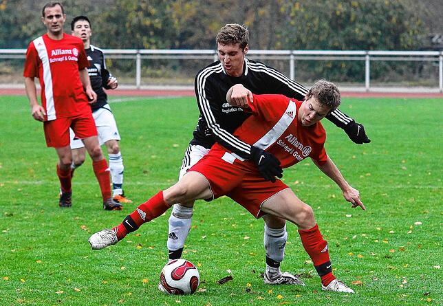 Bild 11: Schnappschüsse aus der Bezirksliga-Saison 2011/2012
