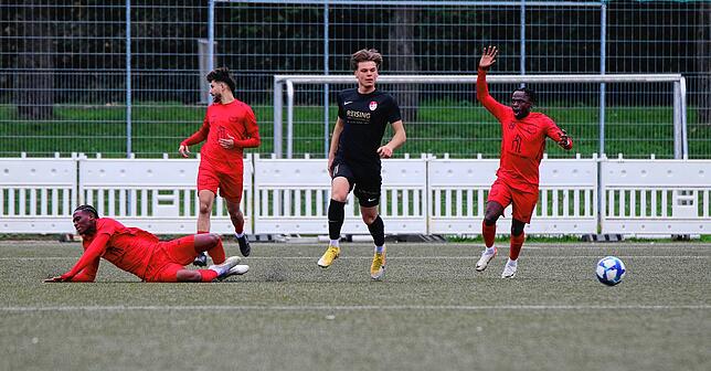 Bild 11: Unsere Bildergalerie des Verbandsliga-Duells zwischen dem ESV Südstern Singen und dem Offenburger FV