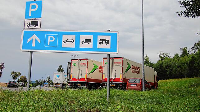 Der Autobahnparkplatz Räthisgraben an der A 81 vor Bad Dürrheims Teilort Sunthausen.
