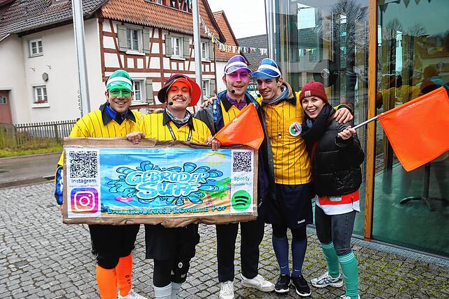 Bild 1: Fasnacht in Frickingen: So wurden die Hippies im Rathaus abgesetzt – Jetzt die besten Bilder sehen!