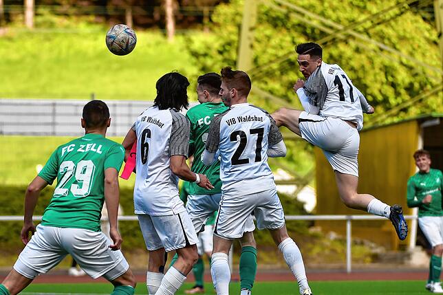 Bild 34: VfB Waldshut unterliegt mit 1:4 beim FC Zell – und wir haben Bilder!