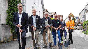 Die Ertüchtigung des Stromnetzes, der Ausbau des Glasfasernetzes und die Sanierung der Wasserleitungen in Stetten sind gestartet (von ...