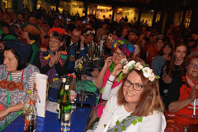 Bild 31: Beste Laune beim Narrenzunftball in Bad Dürrheim