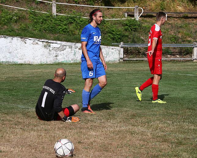 Bild 9: FC Erzingen wird Favoritenrolle beim SV Gurtweil gerecht &ndash; und wir haben Bilder!