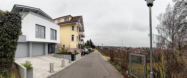 Wohnen in einer der schönsten Lagen in Konstanz. Am Höhenweg können einige Bewohner einen tollen Blick über die Stadt und Weinberge ...