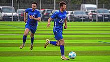 Torfabrik: Fabio Merz (vorn) hatte mit seinen vier Toren für den FC Geißlingen einen entscheidenden Anteil am 6:3-Erfolg beim SV Eggingen.