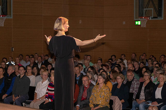 Bild 3: Stimmtrainerin Monika Hein in Waldshut: Bilder des vierten SÜDKURIER-Wissensforums
