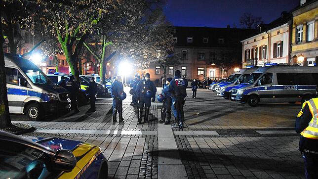 Polizeieinsatz bei einer Corona-Demo im Januar 2022: Bei den Protesten kam es auch zu Missverständnissen. Bild: Nicolai Kapitz