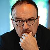 Oberbürgermeister Uli Burchardt (hier ein Archivbild vom Sommer 2021) setzt darauf, „dass jeder letztlich auch auf sich selber ...