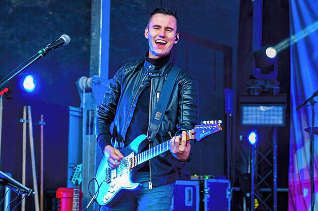 Bild 11: Radspitz heizt Besuchern beim Kulturfest kräftig ein