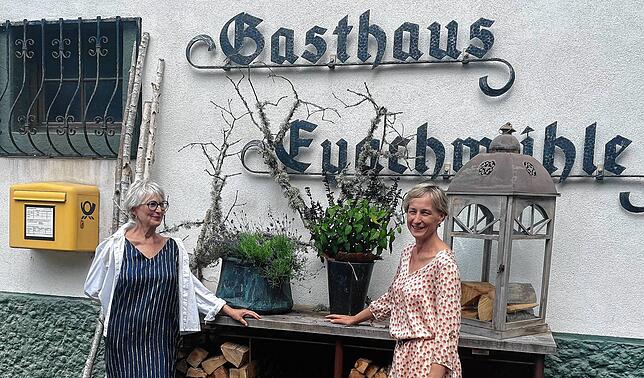 Gabriele Späth (links) von der „Eyachmühle“ findet Wildfleisch von zu Tode gehetzten Tieren nicht gerade genießbar.