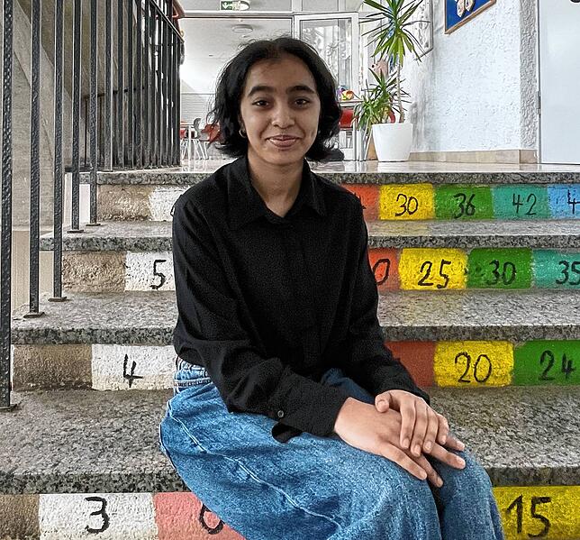 Devanshi Damania erlebt ihr Schülerpraktikum in der Südstadtgrundschule in Villingen.