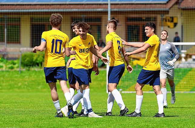 Bild 23: 6:0-Sieg im Spitzenspiel! A-Jugend der SG Dettingen-Dingelsdorf erobert Bezirksliga-Spitzenposition