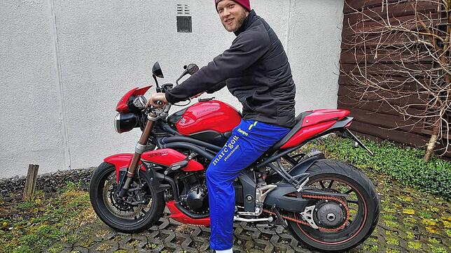 Bild : Hobbyschrauber und Freizeitfahrer: die zweite große Leidenschaft des Handballers Felix Krüger