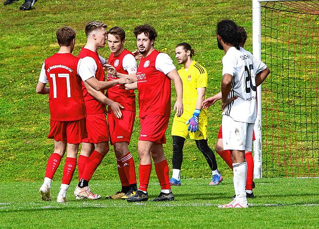 Bild 13: Die besten Bilder vom Kellerderby zwischen dem SV Deggenhausertal und Türk. SV Konstanz