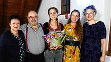 Die Geehrten von Alt Waldshut (von links): Susanne Vonau, René Renkert, Bettina Riegger und Annika Urban mit der stellvertretenden ...