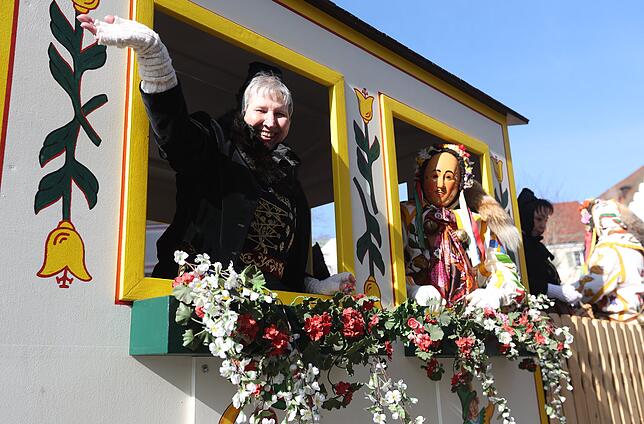Bild 14: Narren erobern Donaueschingen: Die besten Bilder vom Umzug 2025