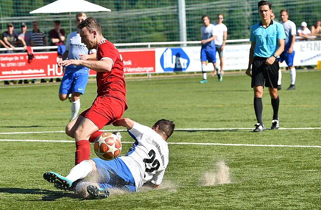 Bild 6: FC RW Weilheim rettet sich dank eines 11:2-Sieges gegen die Spvgg. Brennet-Öflingen &ndash; und wir haben Bilder!