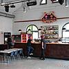 Der Hauptraum der Kantine. Im Moment wird er nicht für Tanzveranstaltungen, sondern lediglich für Gastronomie genutzt.