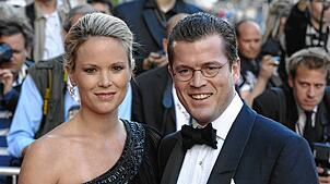 Karl-Theodor zu Guttenberg (CSU), damaliger Bundeswirtschaftsminister, und seine Frau Stephanie Freifrau zu Guttenberg. Dieses ...