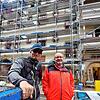 Es geht voran. Das freut (von links) den Architekten Christoph Bauer und den Bauherrn Christian Stadler. Die Bauarbeiten werden aber ...