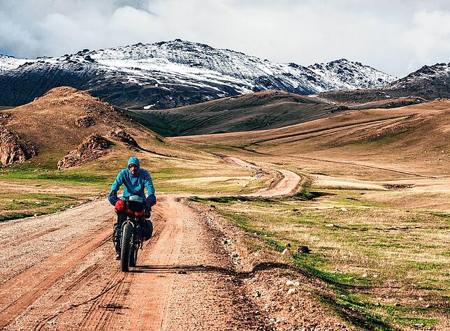 Das Hochplateau des Song-Kul in Kirgistan: Thomas Schenkers Weg in Richtung China führt durch atemberaubende Landschaften.