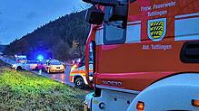 Einsatz für die Tuttlinger Feuerwehr am Dienstagmorgen: Fünf Autos sind auf der B14 ineinander gekracht.