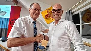 Der alte und der neue Zunftmeister der Poppele: Stephan Glunk (links) und Timo Heckel, den viele seit der SÜDKURIER-Berichterstattung ...