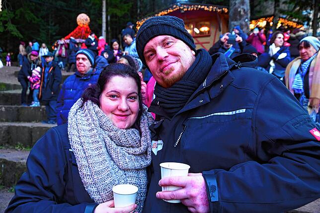 Bild 30: Jetzt ist die Weihnachtszauberei voll im Gang: Bilder vom besucherstärksten Tag in Triberg