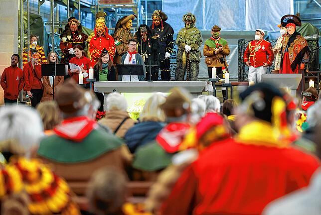 Bild 15: Narrenspiel vor dem Zunfthaus der Narrizella Ratoldi