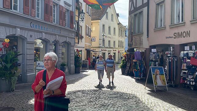 Bei einer Führung erfuhren die Schüler vieles über die jüdische Geschichte in Waldshut-Tiengen.