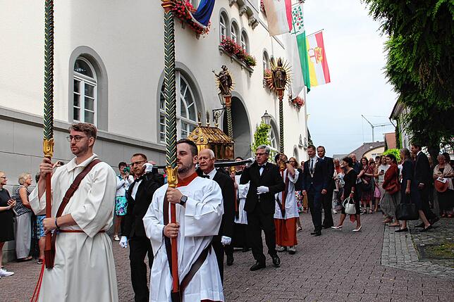 Bild 9: Hausherrenfest 2024: Hausherren-Prozession nach dem Hochamt