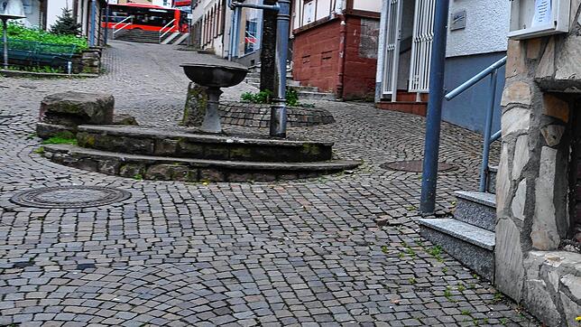 Ungewöhnliche Beute haben unbekannte Diebe in Schramberg gemacht. Der Brunnen am Gasthaus &bdquo;Goldgrube&ldquo; ist gestohlen worden. ...