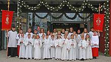 Drei Kinder haben in St. Vitus in Fützen ihre heilige Erstkommunion gefeiert. Gemeinsam mit Pfarrer Karlheinz Brandl, der den ...