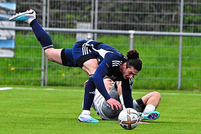 Bild 18: TuS Efringen-Kirchen besiegt SV Blau-Weiß Murg mit 6:2 &ndash; und wir haben Bilder!