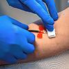 Gehofft wird, dass der Impfstoff auch bei Virus-Mutanten gegen Corona wirkt. Bild: dpa
