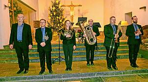 Eine Künstlervereinigung, die sich sehen und hören lassen kann, tritt in St. Cyriak auf. Frank Rieger (Orgel), Rainer Benner (Trompete), ...