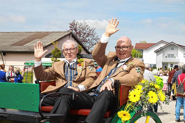 Bild 1: Bilder vom Jubiläumsumzug des Musikvereins Liggersdorf im Rahmen des Bezirksmusikfestes