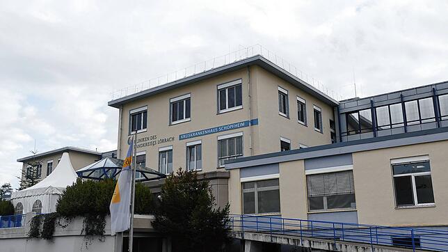 Das Krankenhaus in Schopfheim. Der geplante vorzeitige Umzug zweier Krankenhausabteilungen ist ein Politikum.
