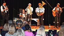 Die HilliBilly Freaks sorgen mit Dixi und Klamauk für einen spaßigen Abend (von links): Frank Fuchs, Frank King, Joe Rink, Philipp ...