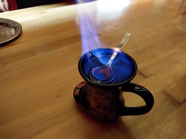 Bild 7: Wir haben auf dem Häfler Weihnachtsmarkt Alternativen zum Glühwein getestet: Lesen Sie hier unsere Tipps für einen heiß-fröhlichen Advent