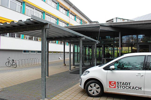 Gähnende Leere statt wartender Menschen – beim Impftag in der Jahnhalle musste dank Voranmeldungen niemand in der Kälte warten. ...