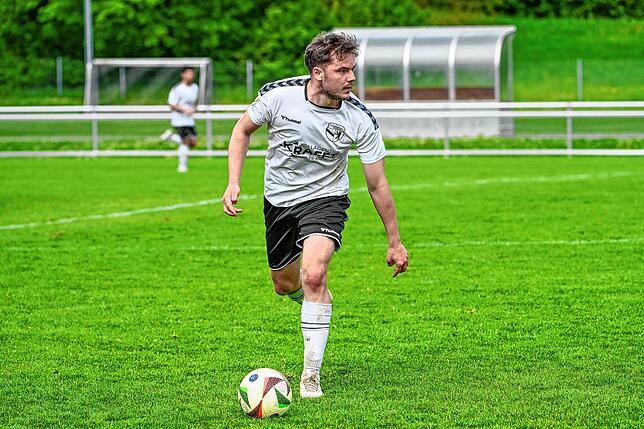 Bild 14: FV Lörrach-Brombach II besiegt den FV Tumringen im Derby mit 4:0 – und wir haben Fotos!