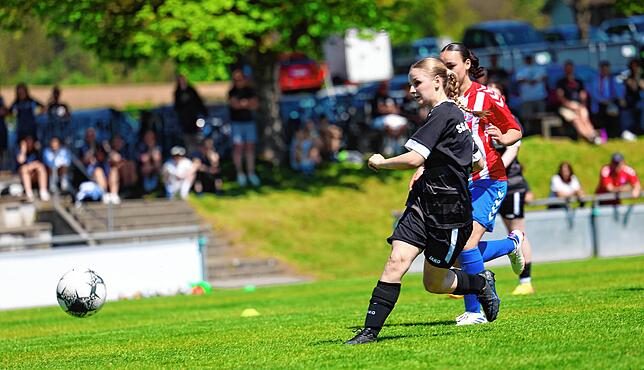 Bild 25: Unsere Bildergalerie vom B-Mädchen-Finale beim Bezirkspokal! SG Aach-Linz triumphiert im  Endspiel!