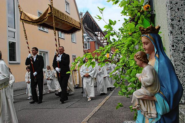 Die Schwedenprozession gründet auf dem Glauben, dass die Muttergottes Überlingen unter ihren besonderen Schutz gestellt habe.