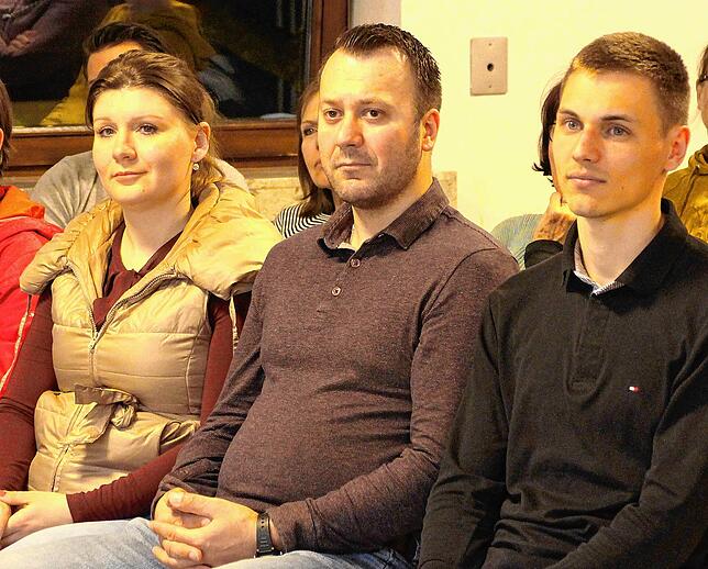 Am 19. März 2024 bei der Hauptversammlung noch recht unbedarft: Robert Wesolowski (mit Lebensgefährtin Karolina Dokter) und Carl ...