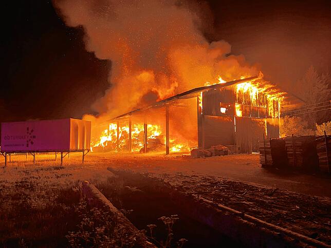 Unser Bild zeigt eine Scheune in Immendingen, die in der Nacht zum 14. August in Flammen aufging.