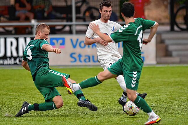 Bild 13: Spvgg. Untermünstertal siegt gegen FC Erzingen mit 2:1 &ndash; und wir haben Bilder!
