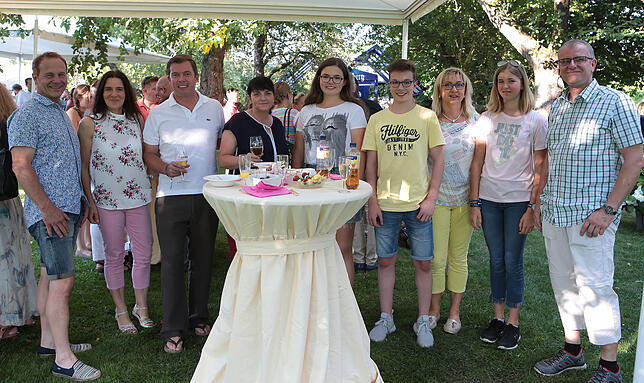 Bild 2: Großes Treffen beim Fest der Pferde: lauschige Atmosphäre im Frese-Garten